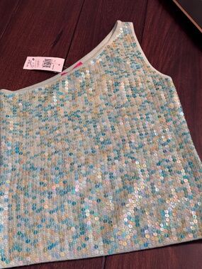 Women’s One Shoulder Fitted Top